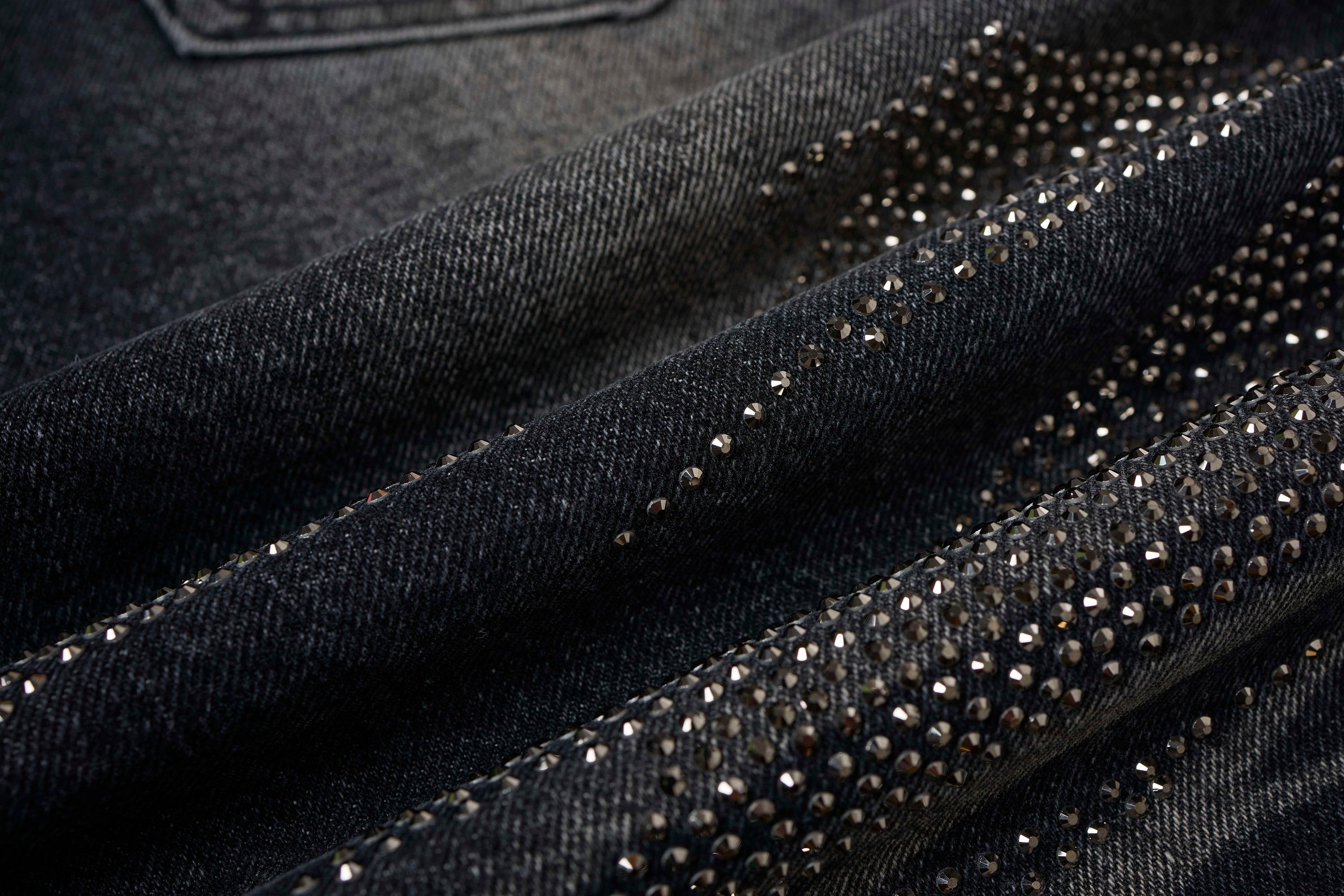 CLP Diamond Distressed Straight-Leg Jorts
