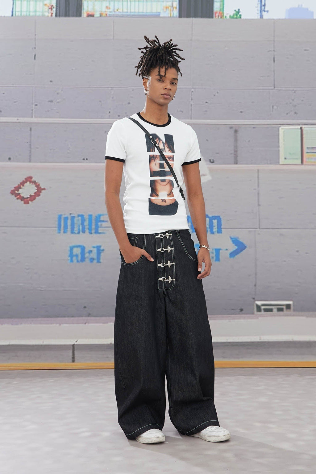 DND4DES Airplane-Buckle Curved Baggy Jeans