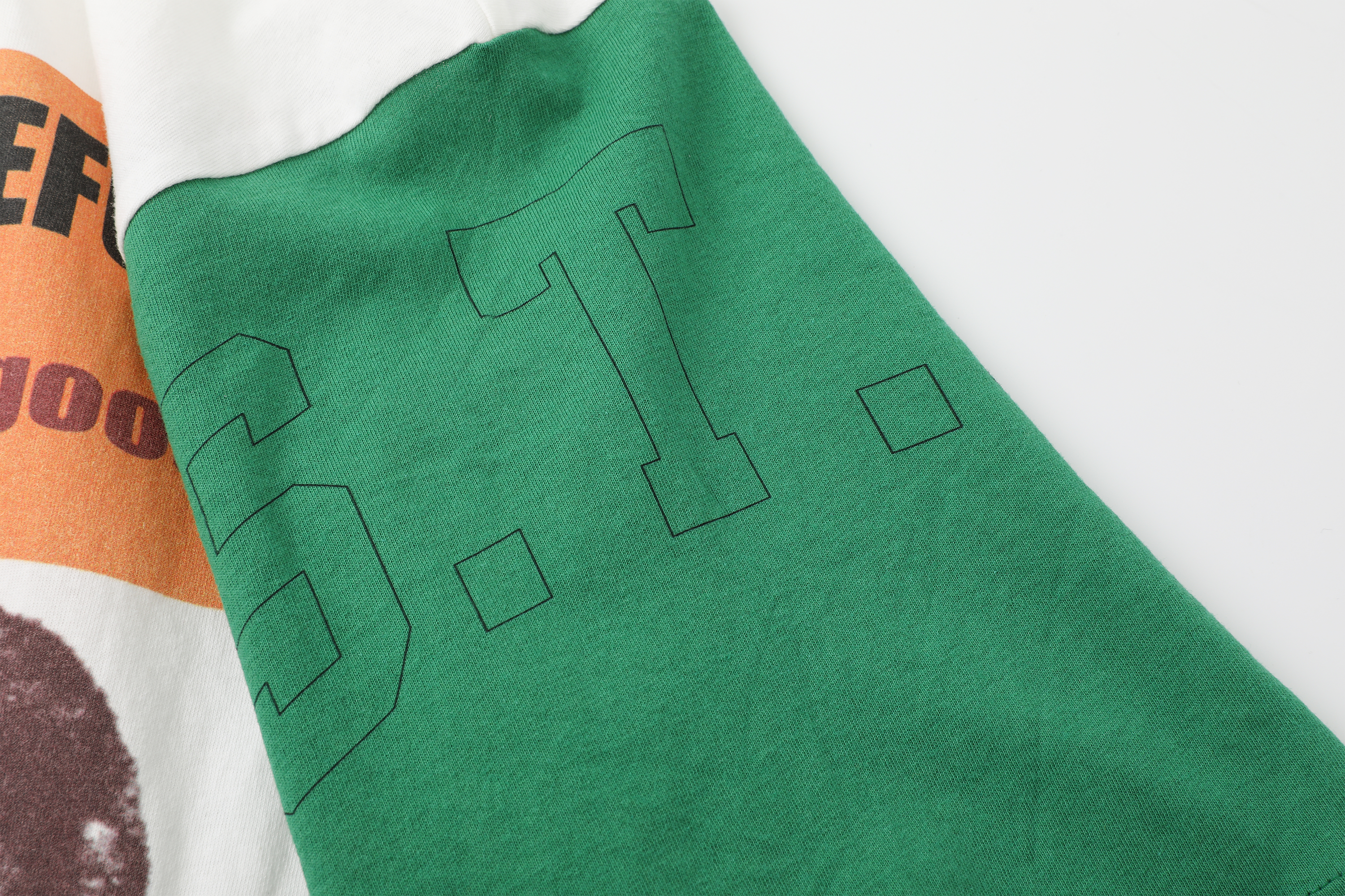 STEEPC Contrast Diamond Graphic T-Shirt