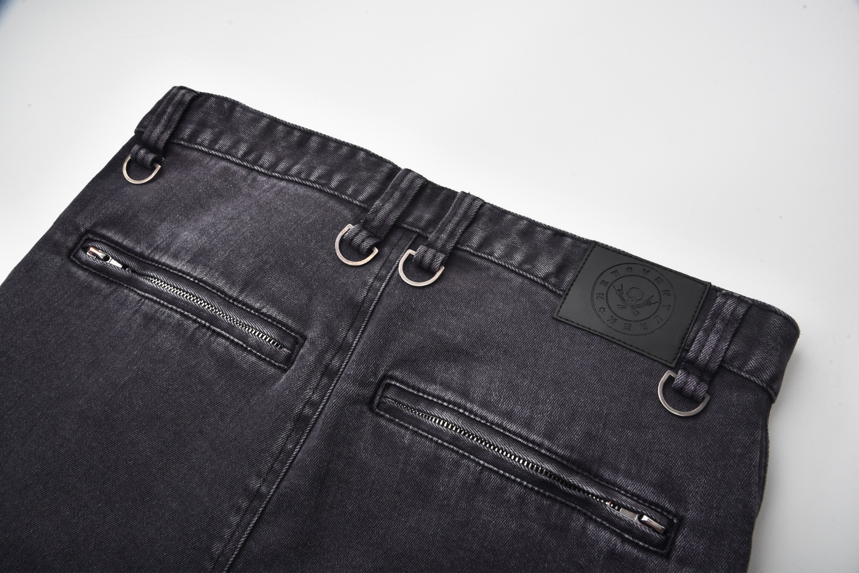 VENTUREK Washed Patch Studded Raw-Edge Shorts