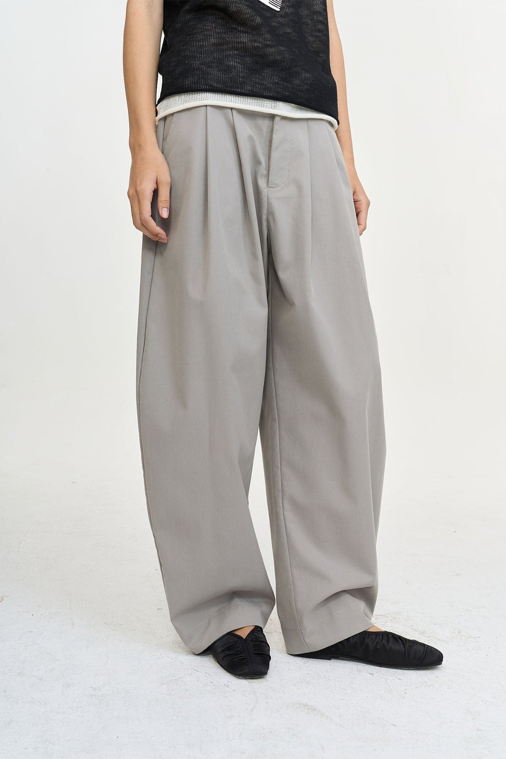 LEONSENSE Pleated Tencel Oversized Curved Pants