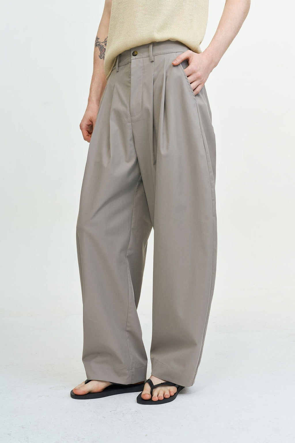 LEONSENSE Pleated Tencel Oversized Curved Pants