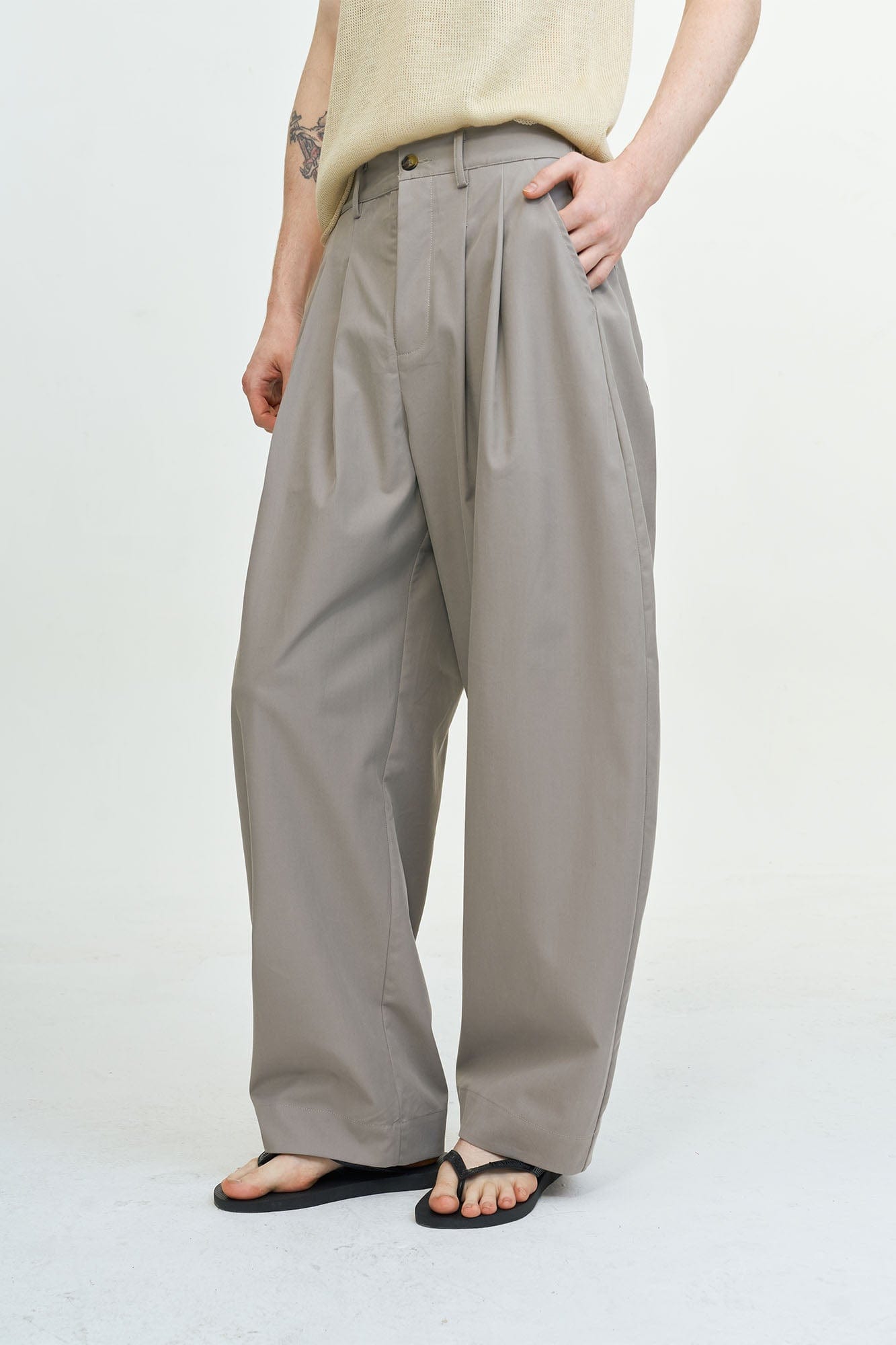LEONSENSE Pleated Tencel Oversized Curved Pants