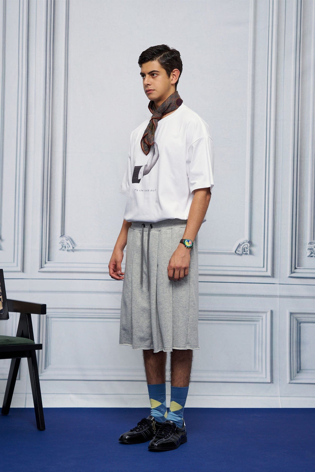 UNLIMITED MOTE Multi-Pleated Drawstring Raw-Hem Shorts