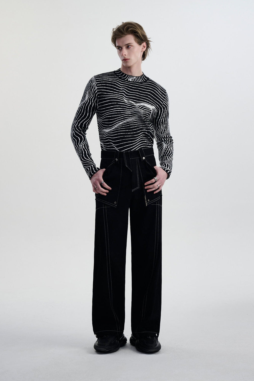 TIWILLTANG Contrast Stitched Straight-Leg Jeans