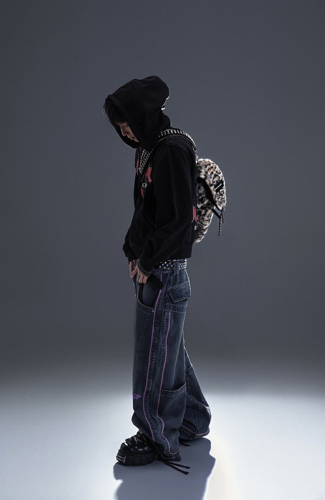 PCCVISION Contrast Stitch Embroidered Washed Jeans