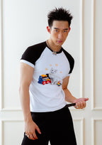 KADAKADA Essential Contrast Raglan Kitty Graphic T-Shirt