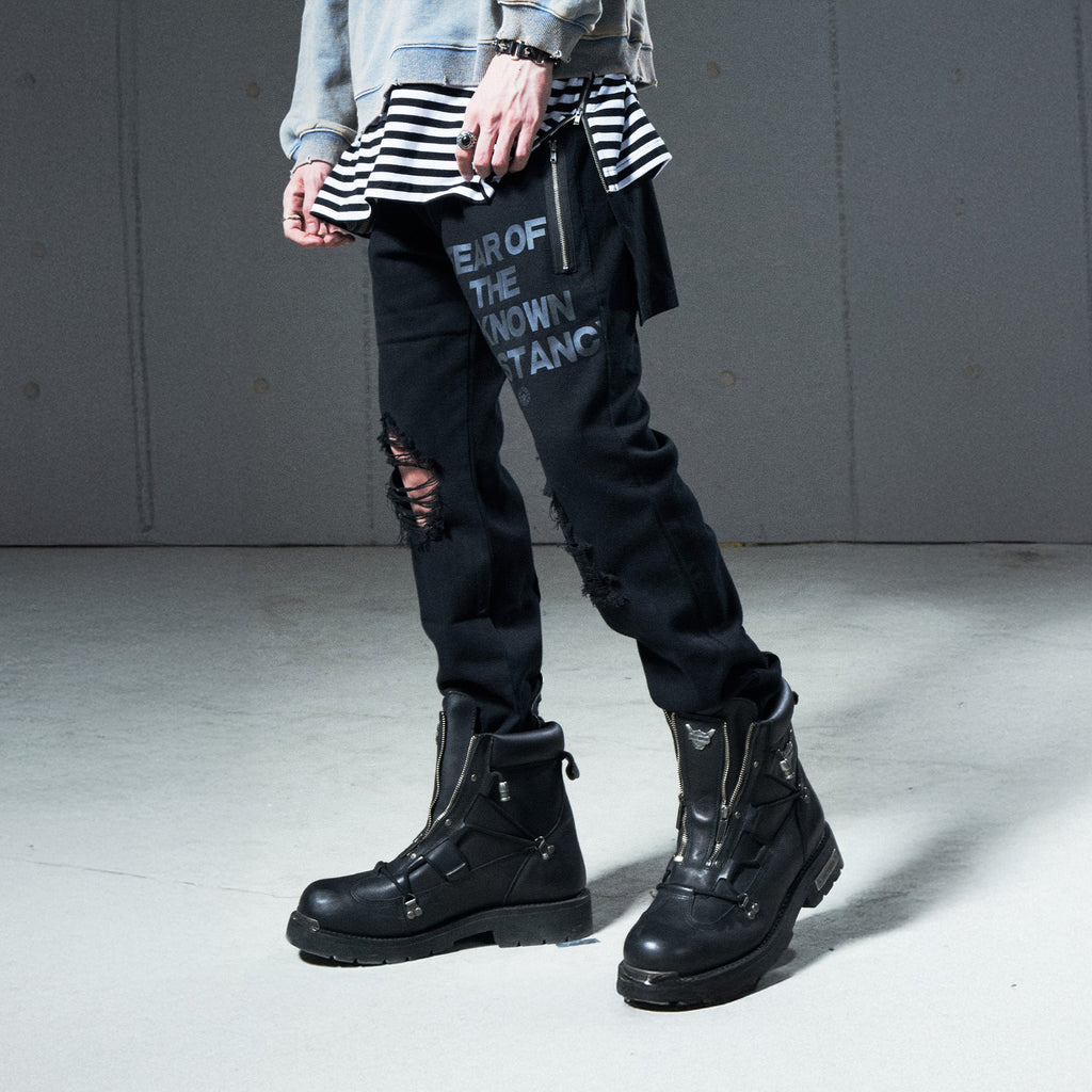 VENTUREK Distressed Zippered-Hem Slogan Slim Pants