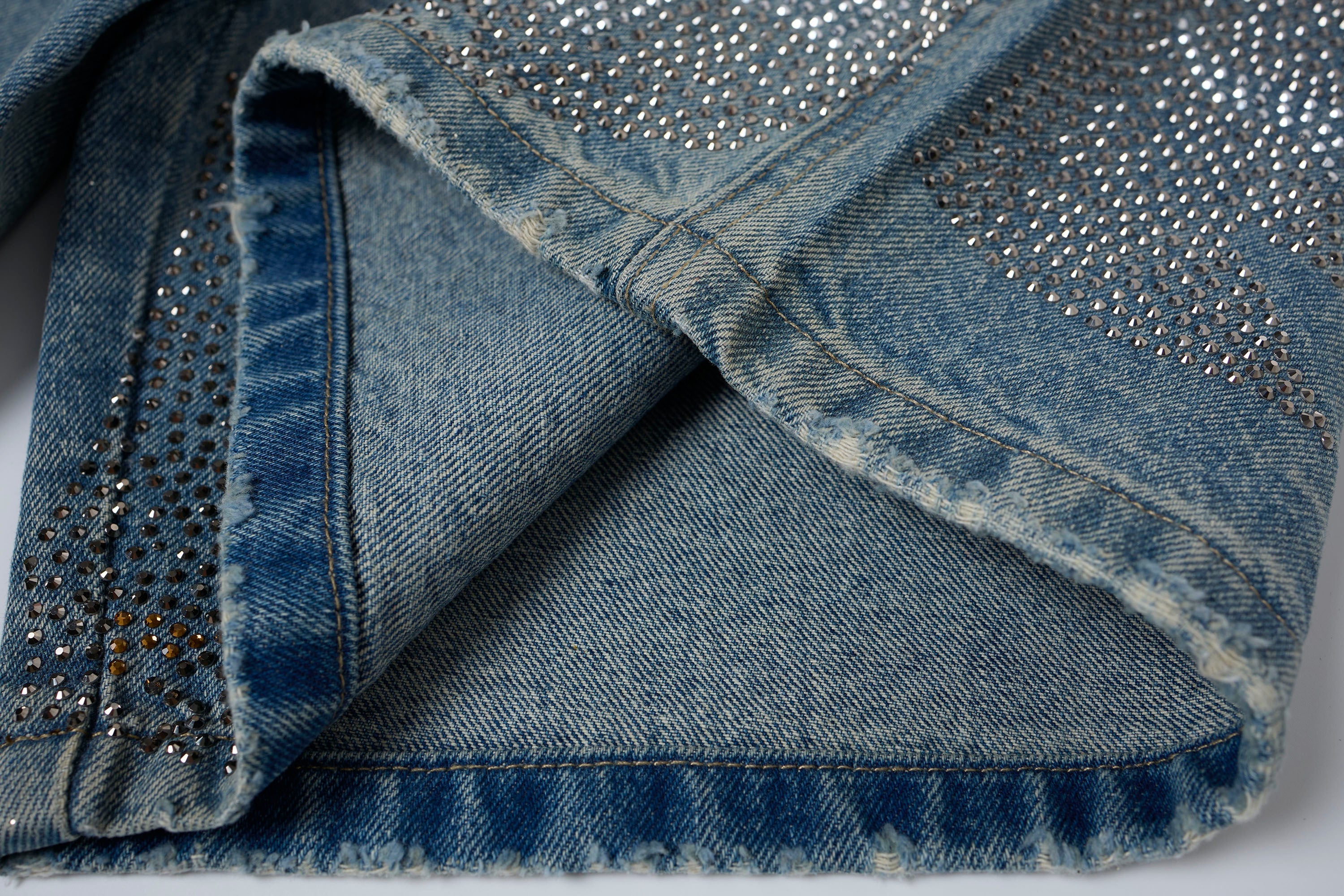 CLP Diamond Distressed Straight-Leg Jorts