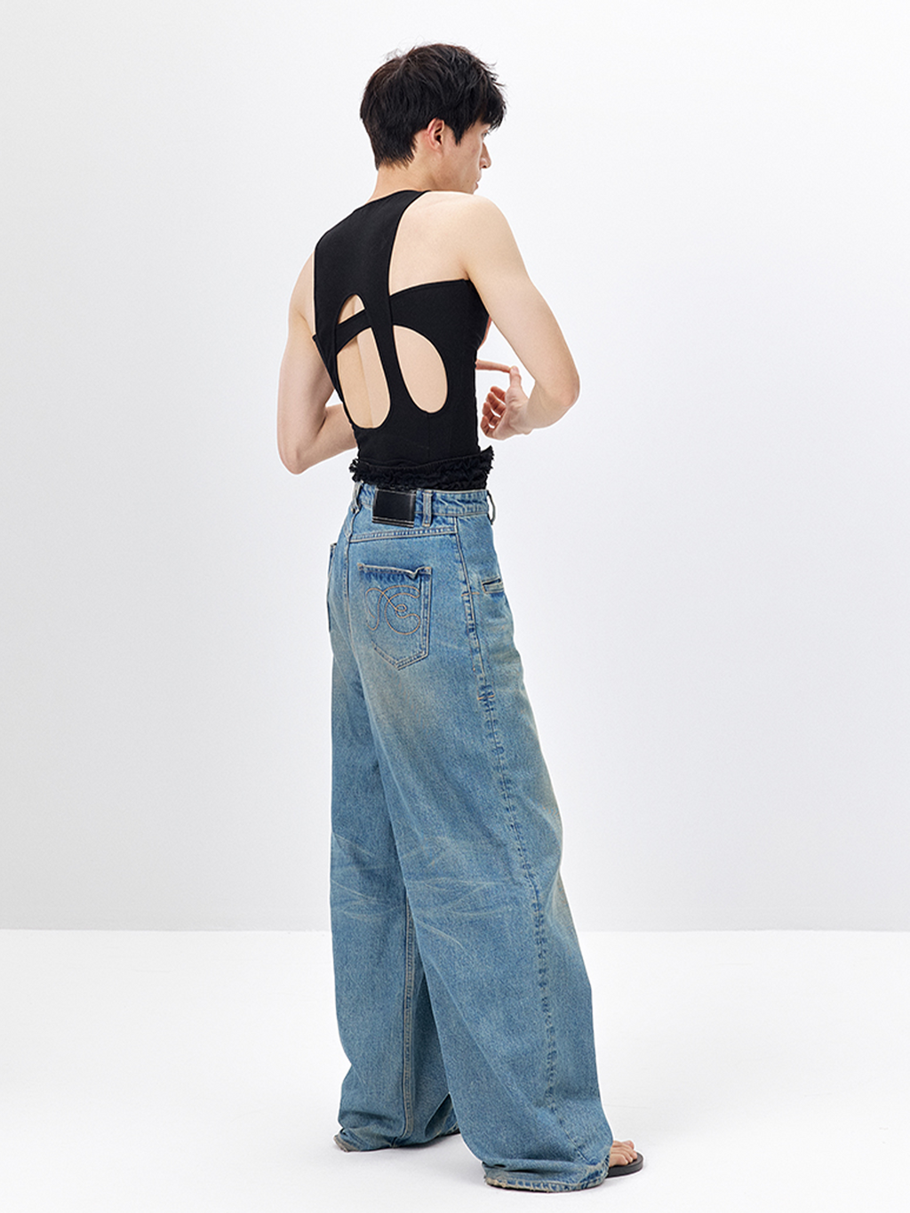 TUIMU Back Cut-Out Ribbed Tank Top Black