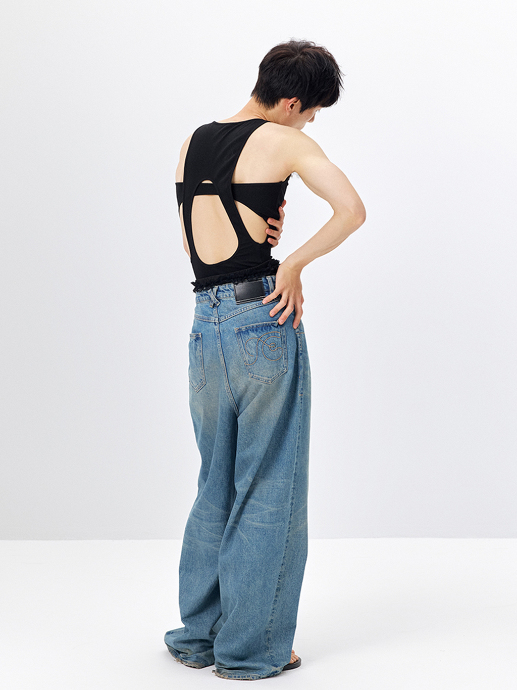 TUIMU Back Cut-Out Ribbed Tank Top Black