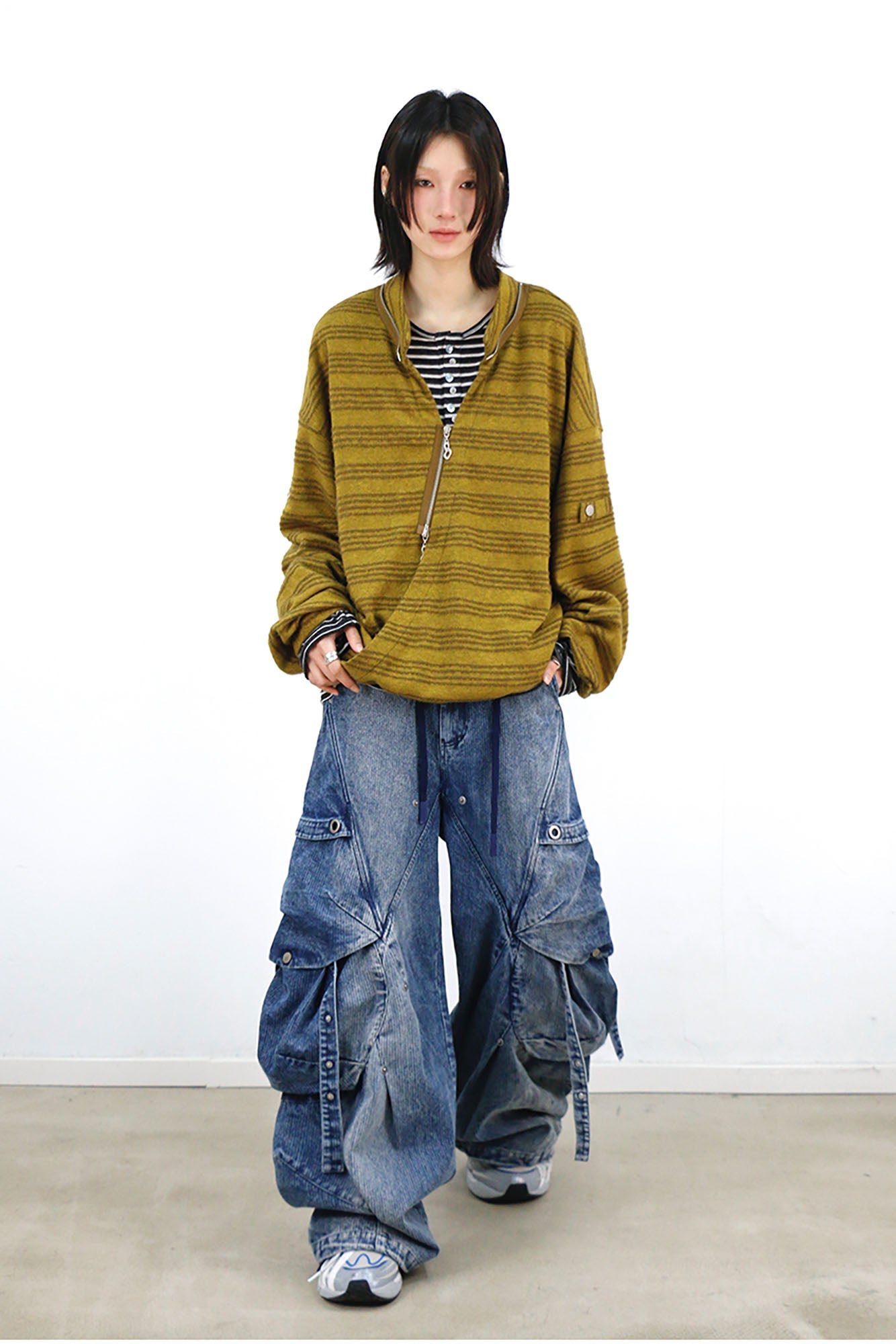 RELABEL Washed Paneled Strap Oversized Cargo Jeans Blue