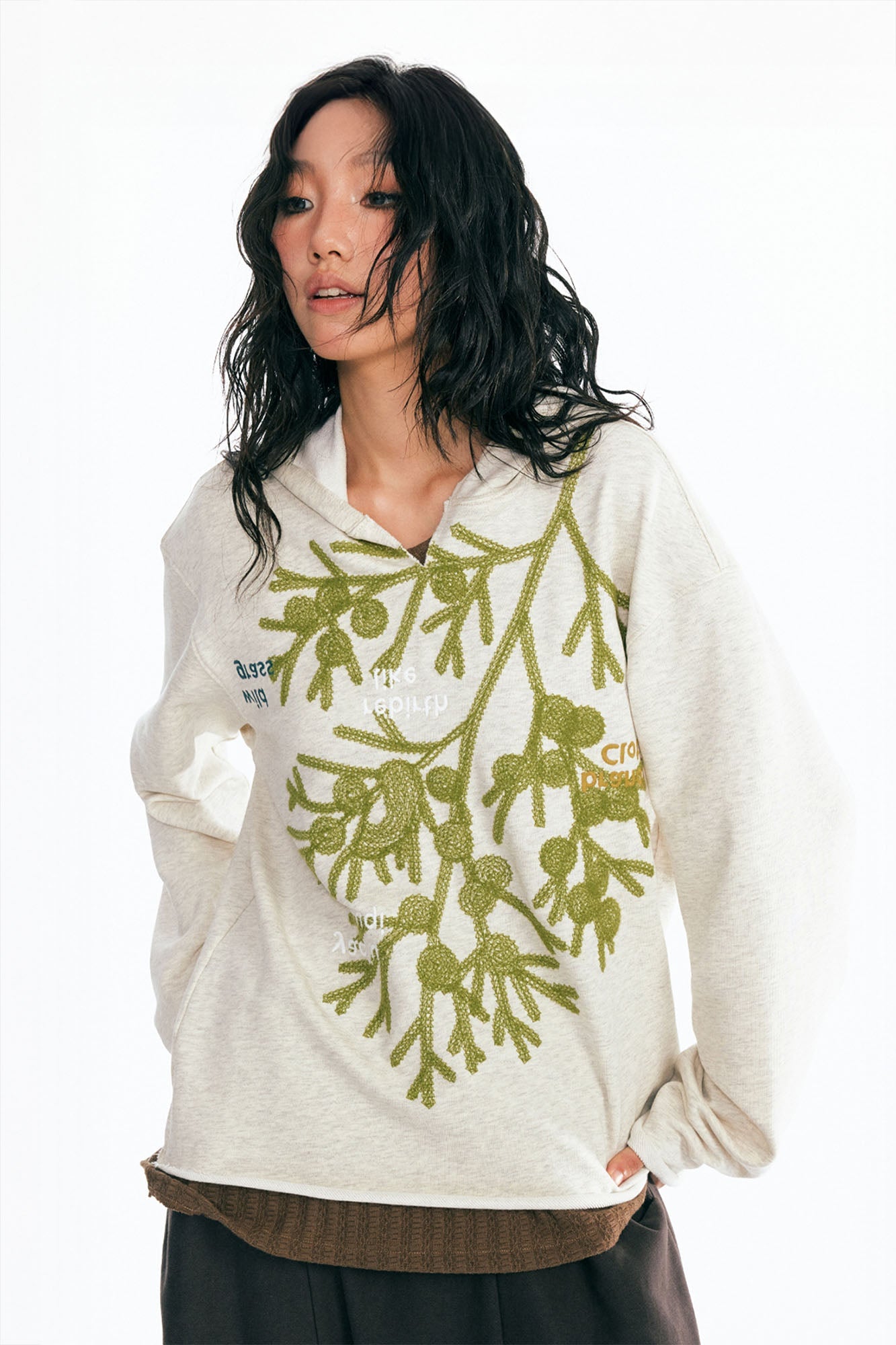 1997 POSTOFFICE Sesame Leaf Embroidered V-Neck Hoodie