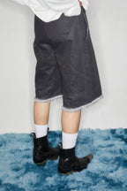 KADAKADA Rivet Raw Edge Shorts
