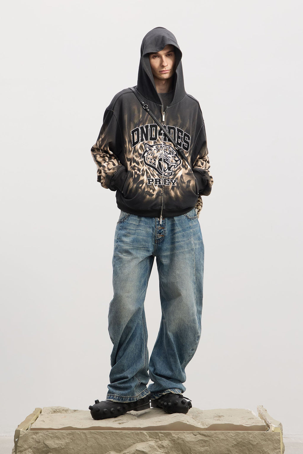 DND4DES Washed Button-Up Balloon-Leg Jeans