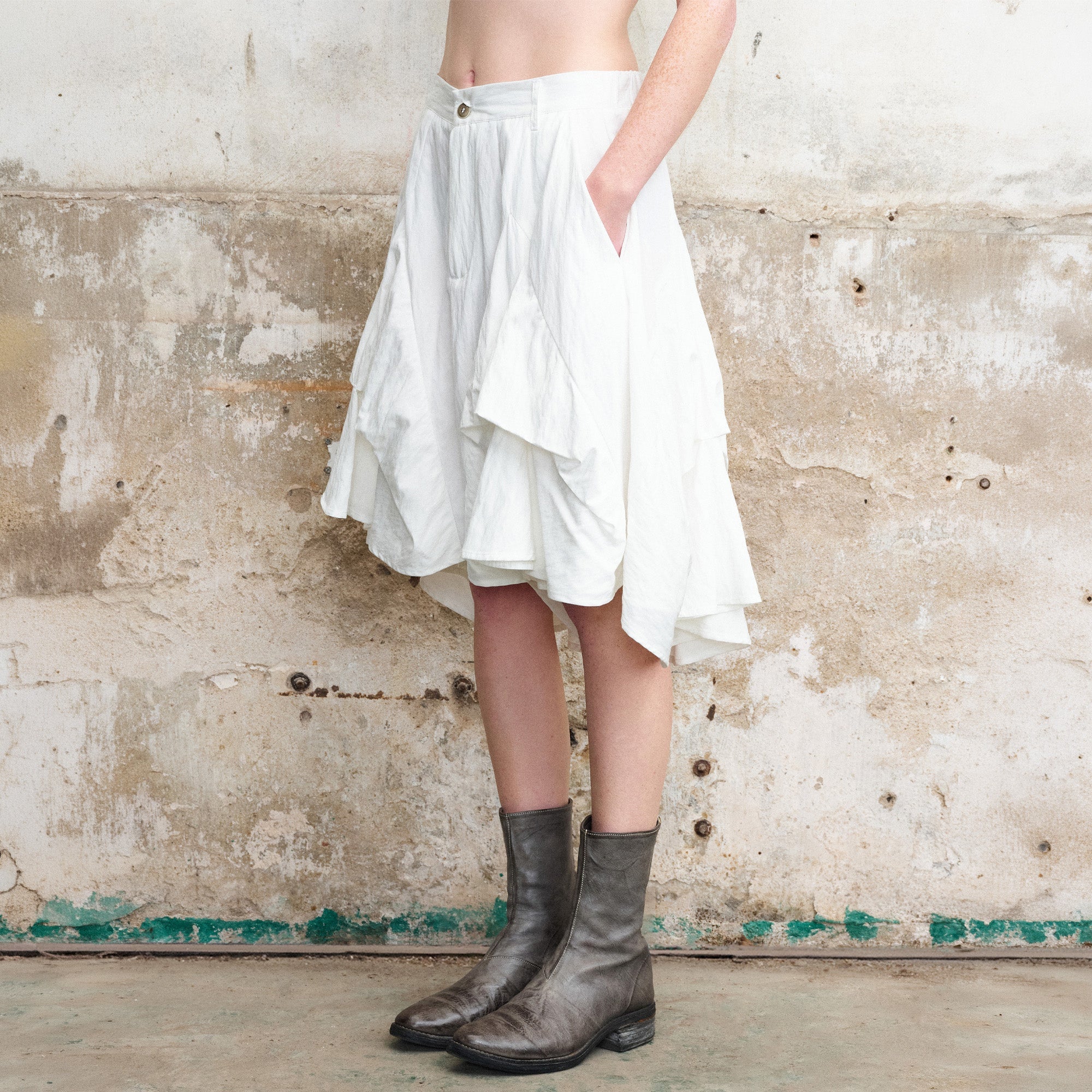 ILNya Nieternite Nifutur Layered Asymmetrical Skort White