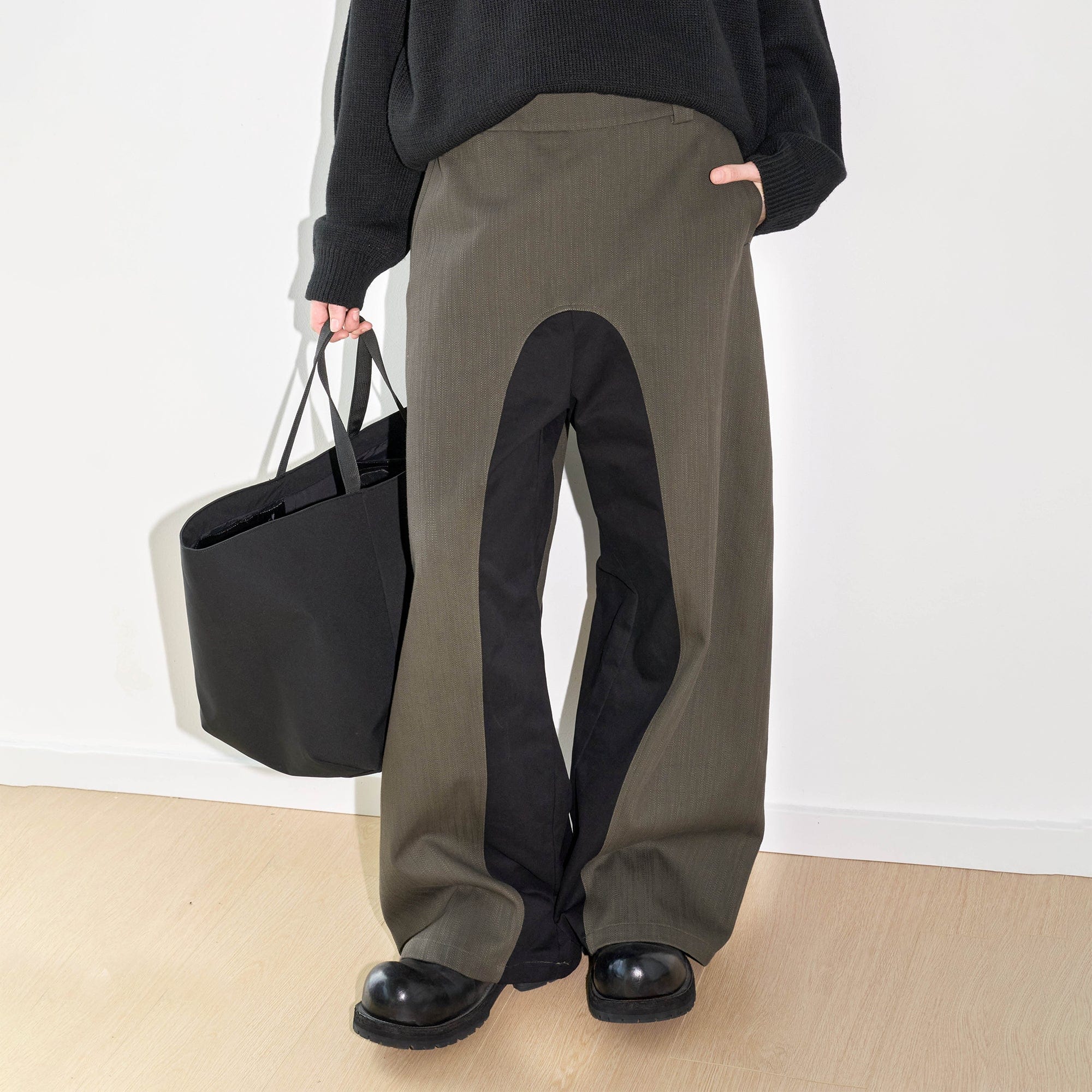 LABELROOM Paneled Color Blocked Zipper Pants