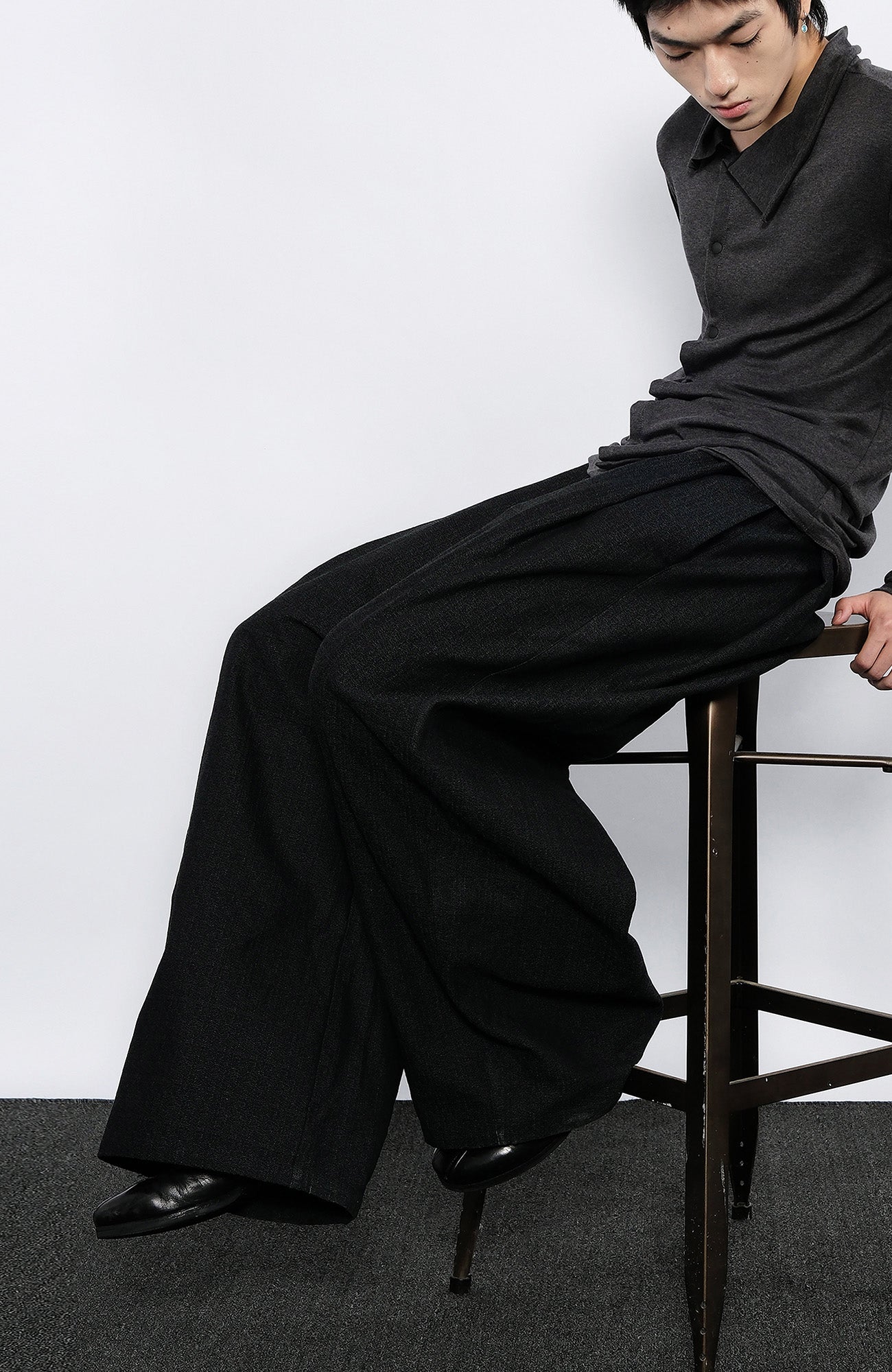 7440 37 1 Symmetrical Pleats Drop-Crotch Jeans