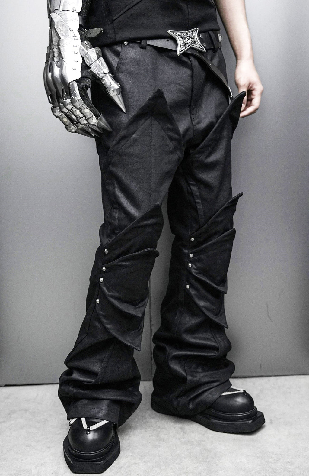 SSIN7 Shapeable Armored Waxed Flared Jeans