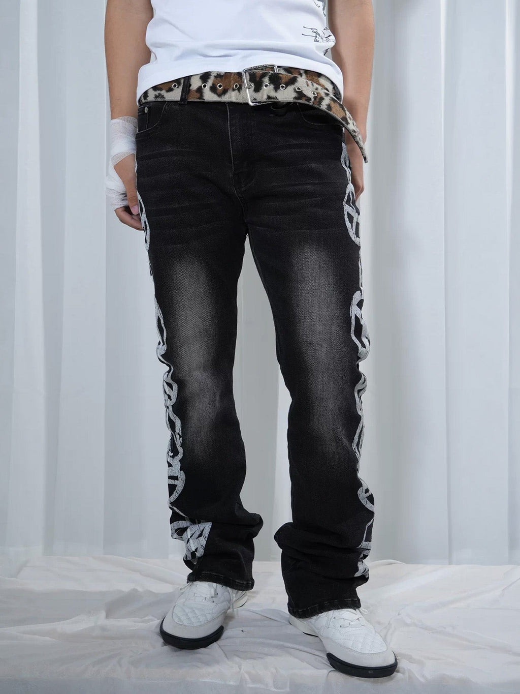 VINKID Peace Graphic Washed Jeans