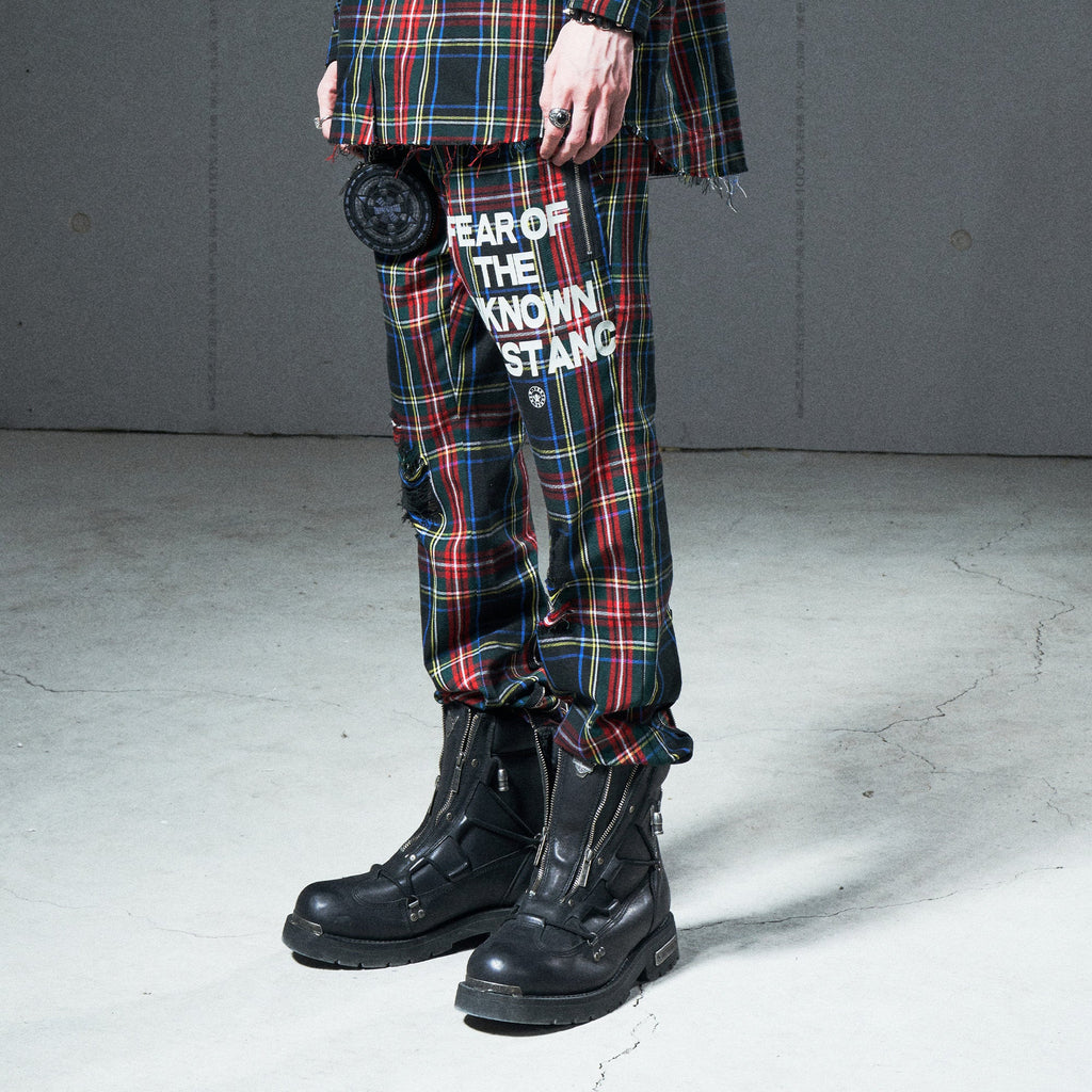 VENTUREK Distressed Zippered-Hem Slogan Slim Plaid Pants
