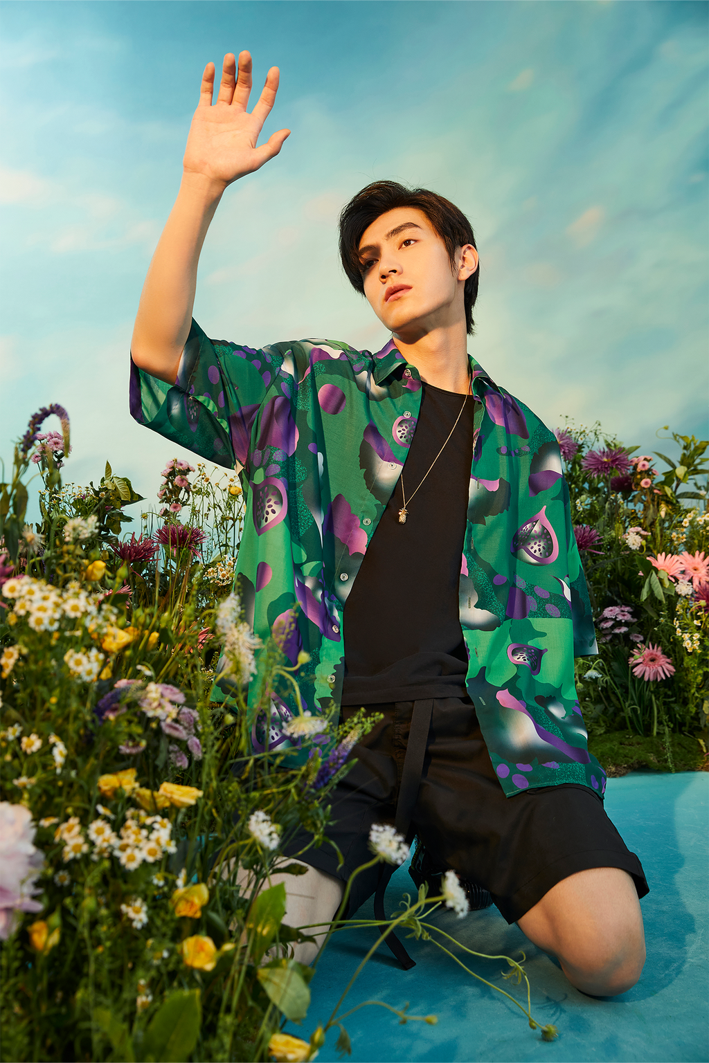 MASH UP ASIA Fig Graphic Half Shirt