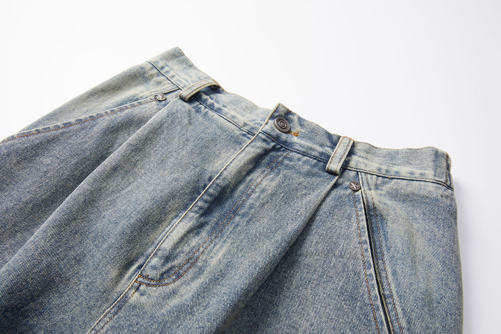 ERROR CODE ROBOT Washed Curved Pleated- Knee Jeans