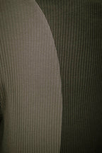 XIPHEVIL Ribbed Paneled Turtleneck Long-Sleeve Tee Green
