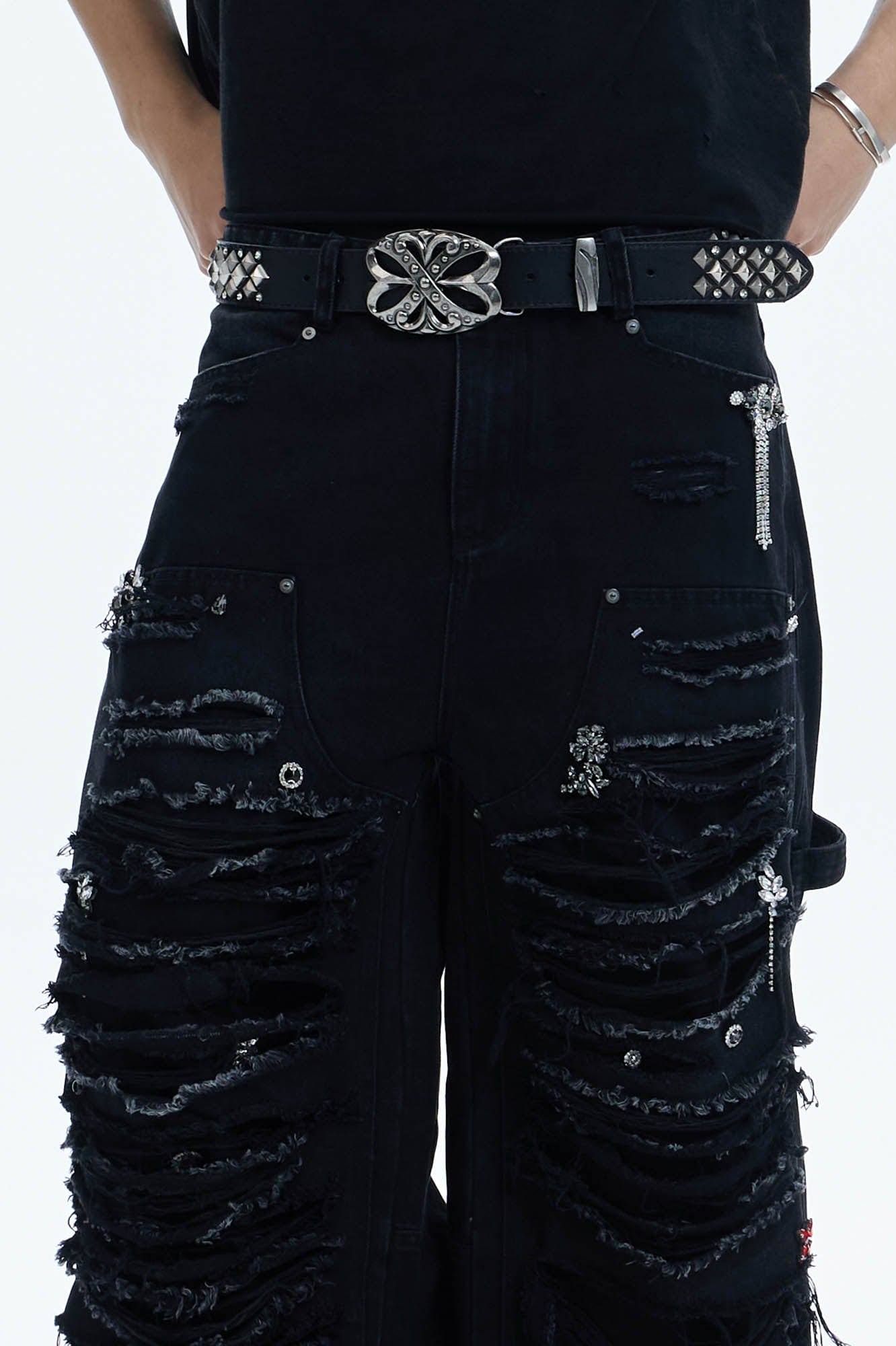 DND4DES Shredded Rivet-Paneled Baggy Jeans