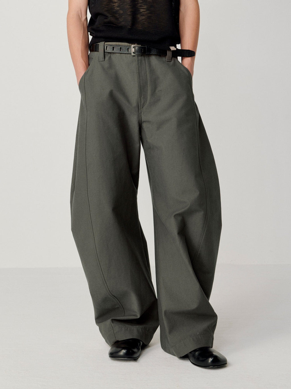 OPICLOTH Retro Curved-Cut Tailored Pants