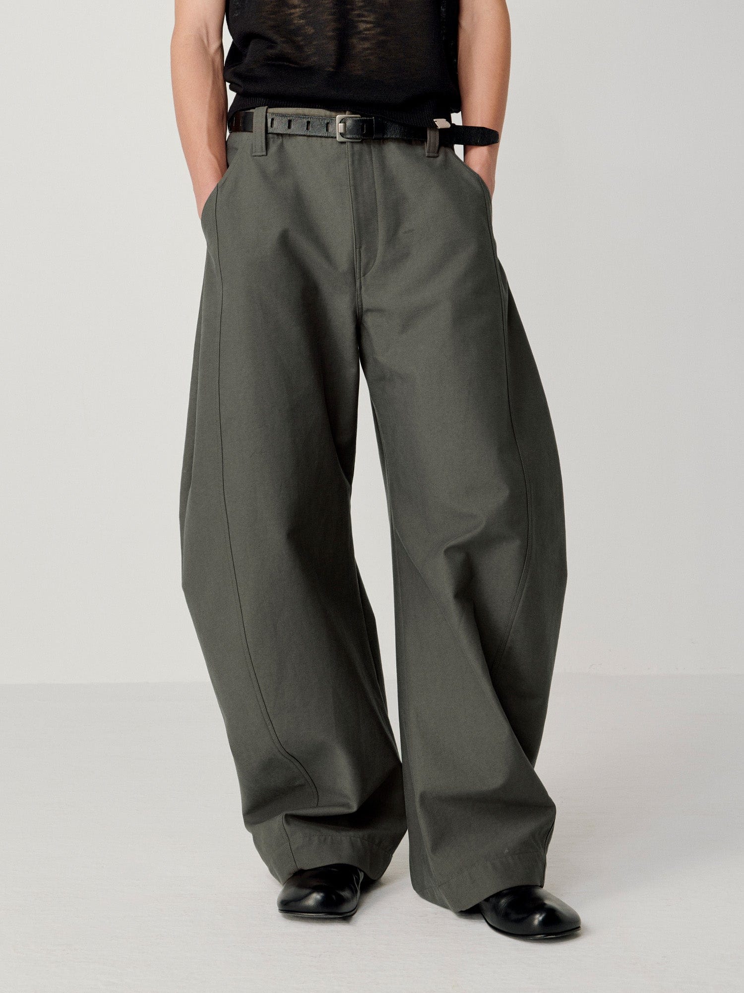 OPICLOTH Retro Curved-Cut Tailored Pants