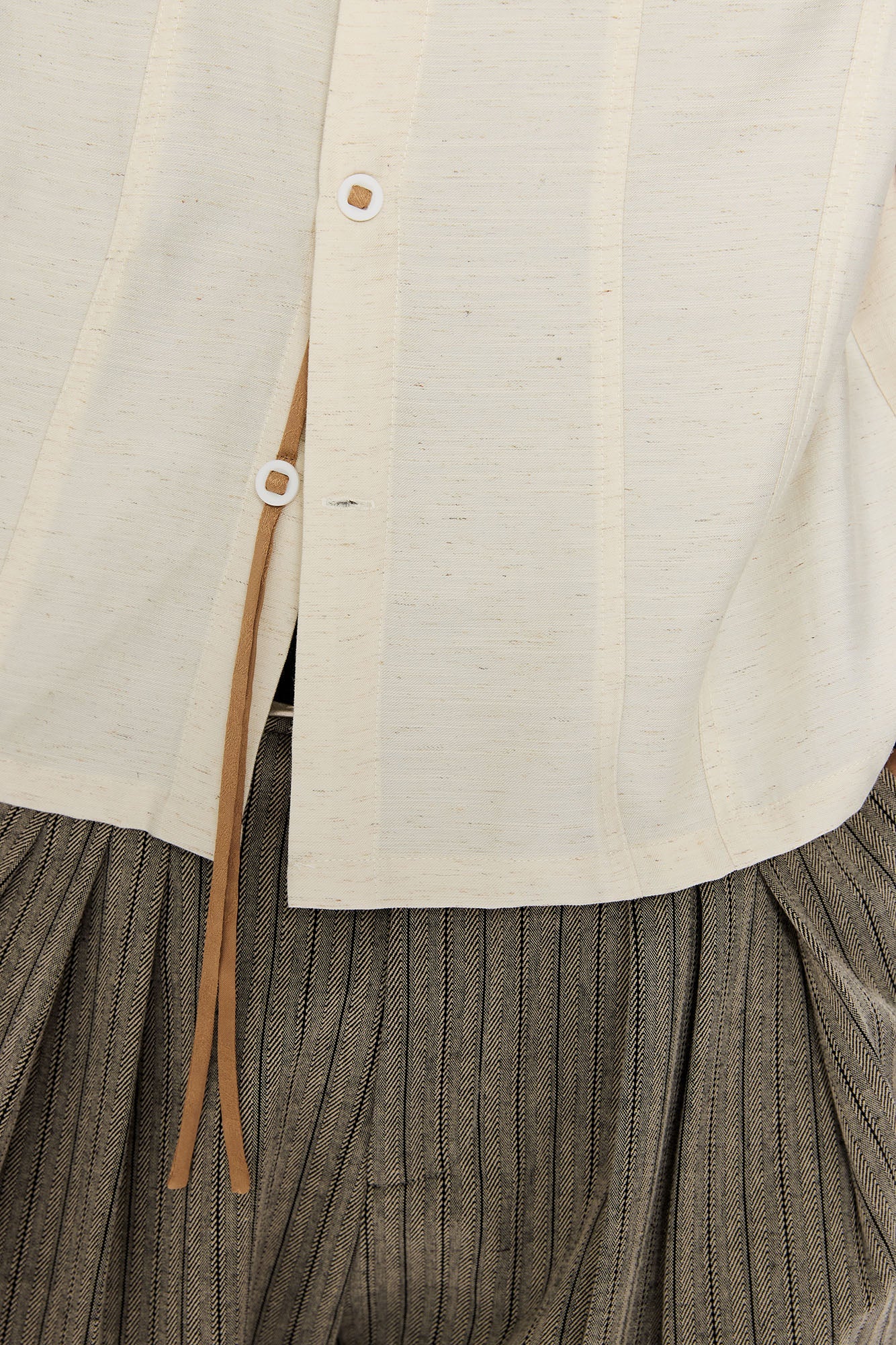 KREATE Contrast Collar Linen Half Shirt