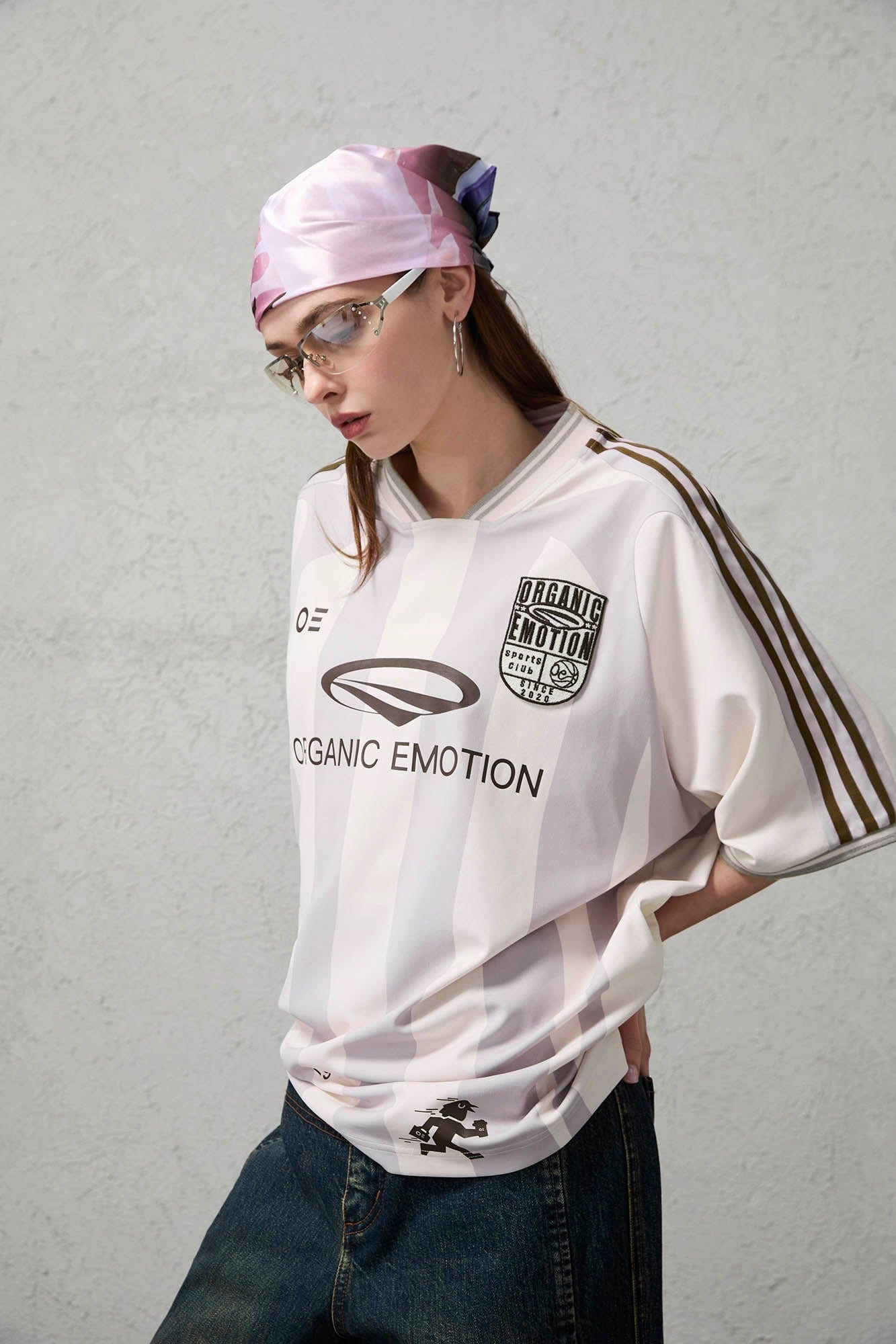 ORGANIC EMOTION Striped Badge Graphics Soccer Jersey