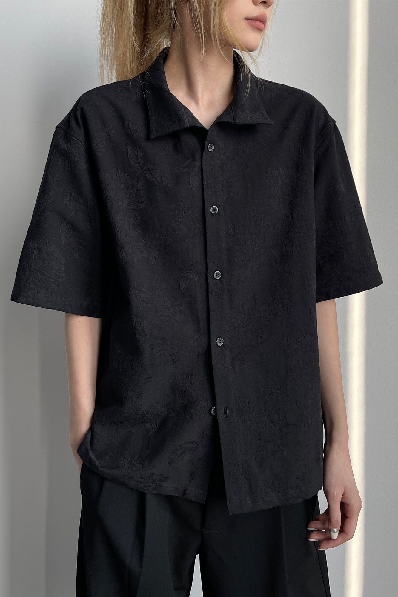 OKAYTHXBYE Floral Embossed Stand Collar Shirt