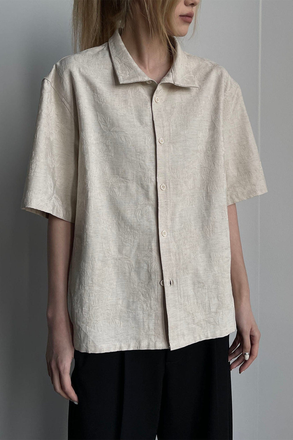 OKAYTHXBYE Floral Embossed Stand Collar Shirt