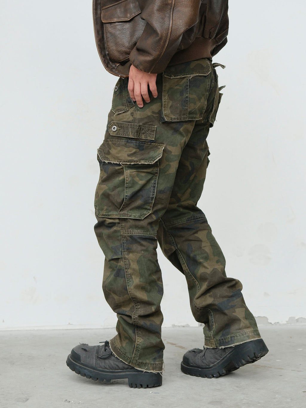 NEIGBORL Retro Multi-Pocket Camo Cargo Pants