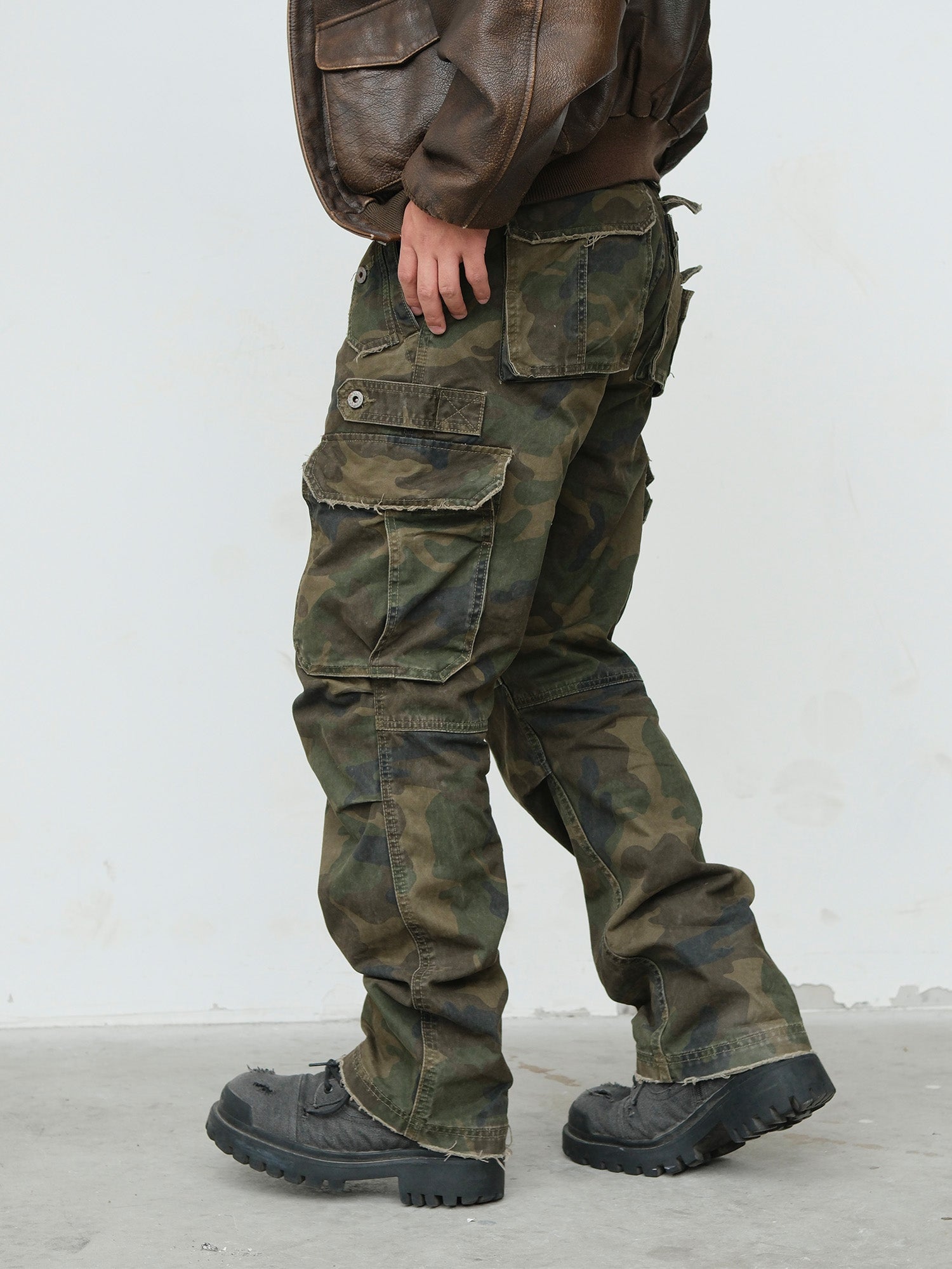 NEIGBORL Retro Multi-Pocket Camo Cargo Pants