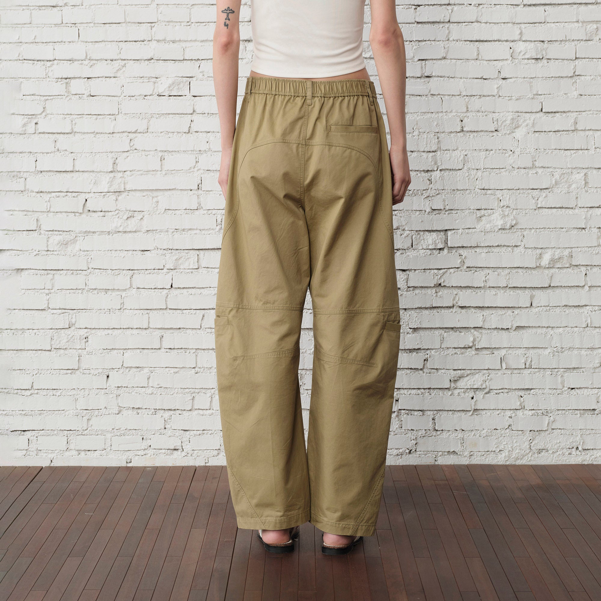 ORGANIC EMOTION Curved-Seam Workwear Jeans