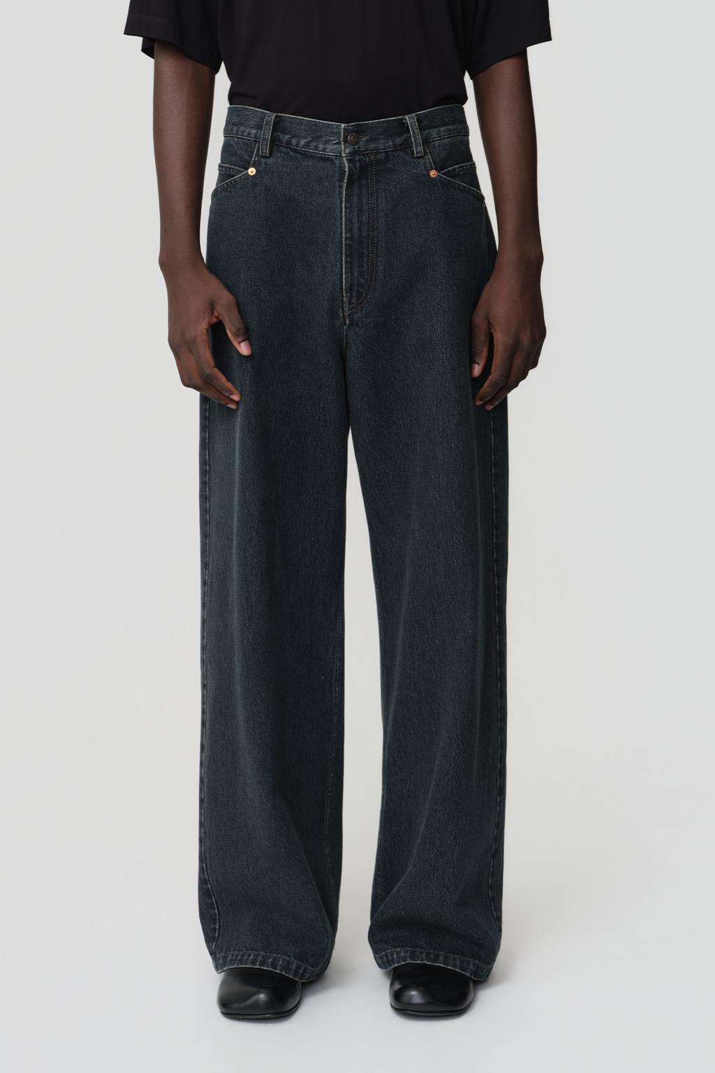 OPICLOTH Retro Washed Straight-Leg Jeans