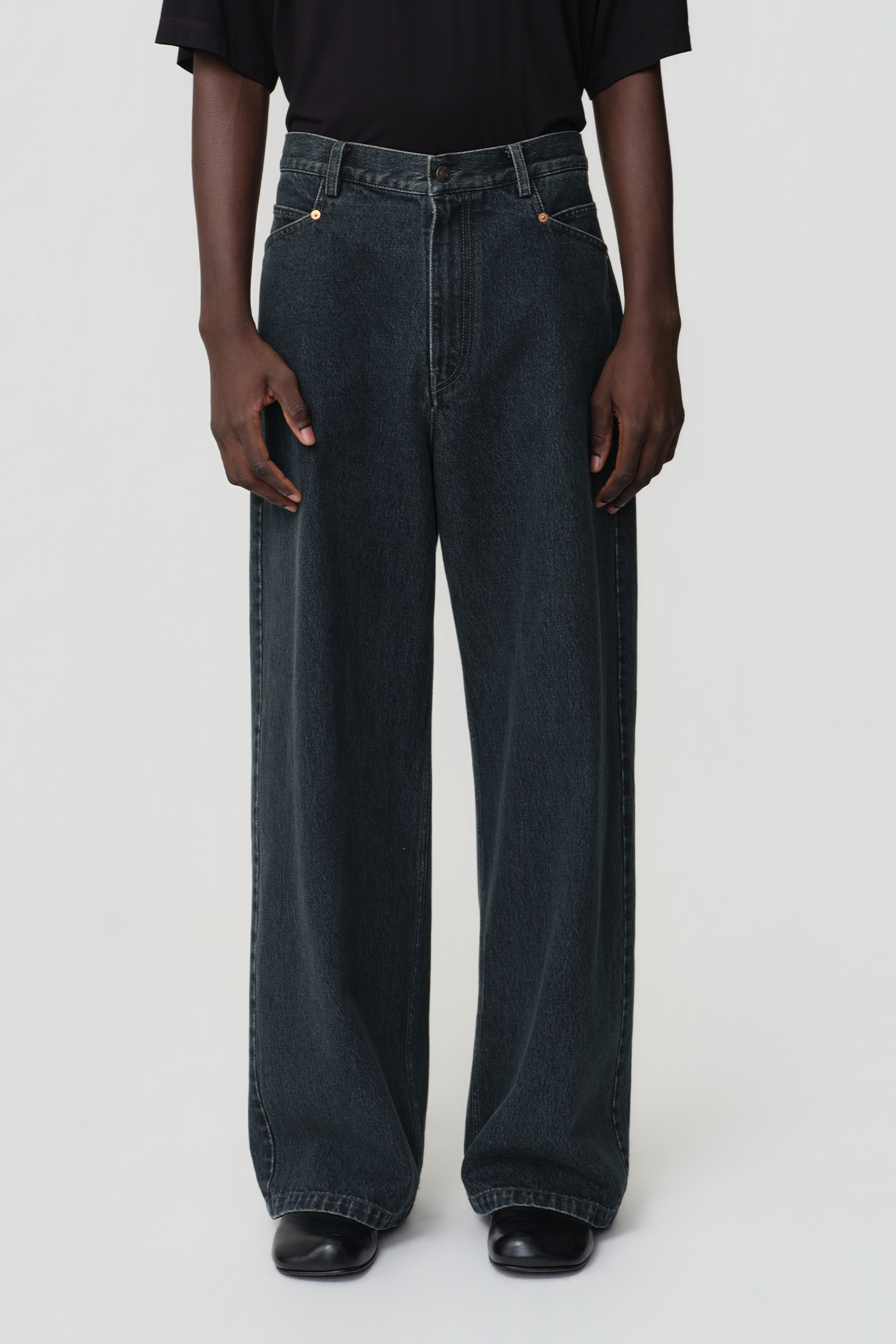 OPICLOTH Retro Washed Straight-Leg Jeans
