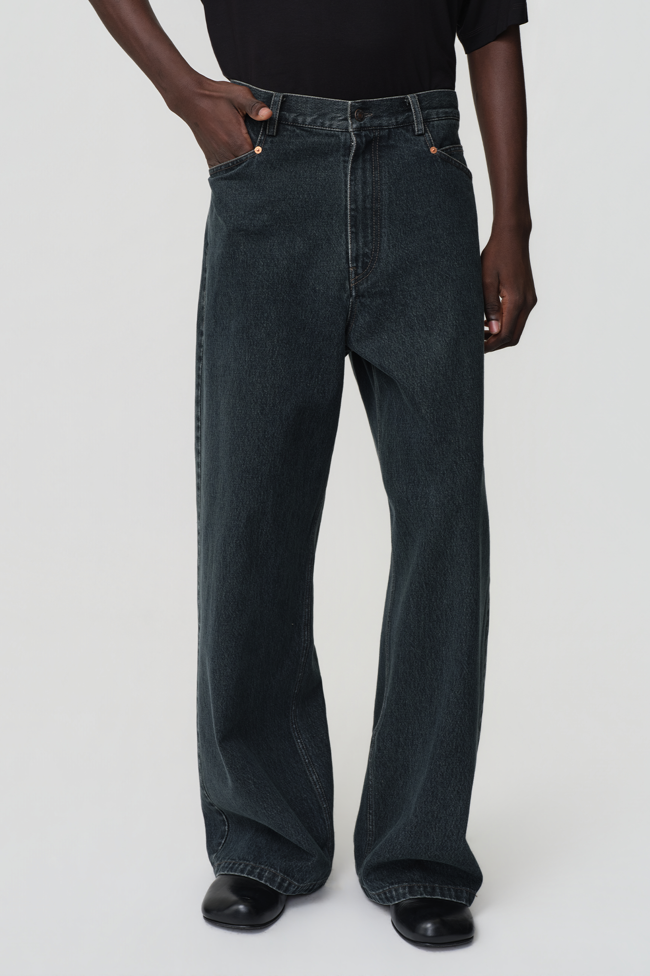 OPICLOTH Retro Washed Straight-Leg Jeans