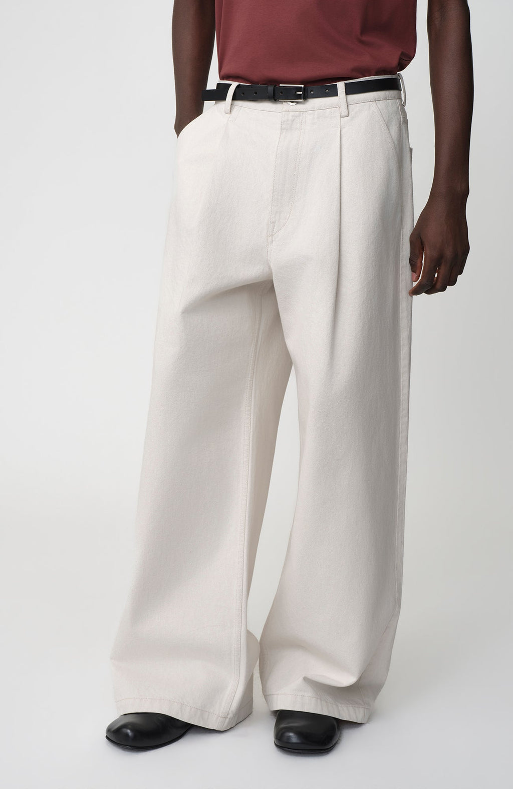 OPICLOTH Pleated Wide-Leg Jeans