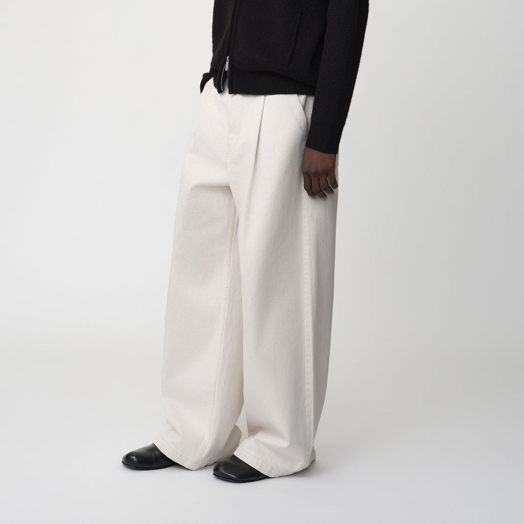 OPICLOTH Pleated Wide-Leg Jeans