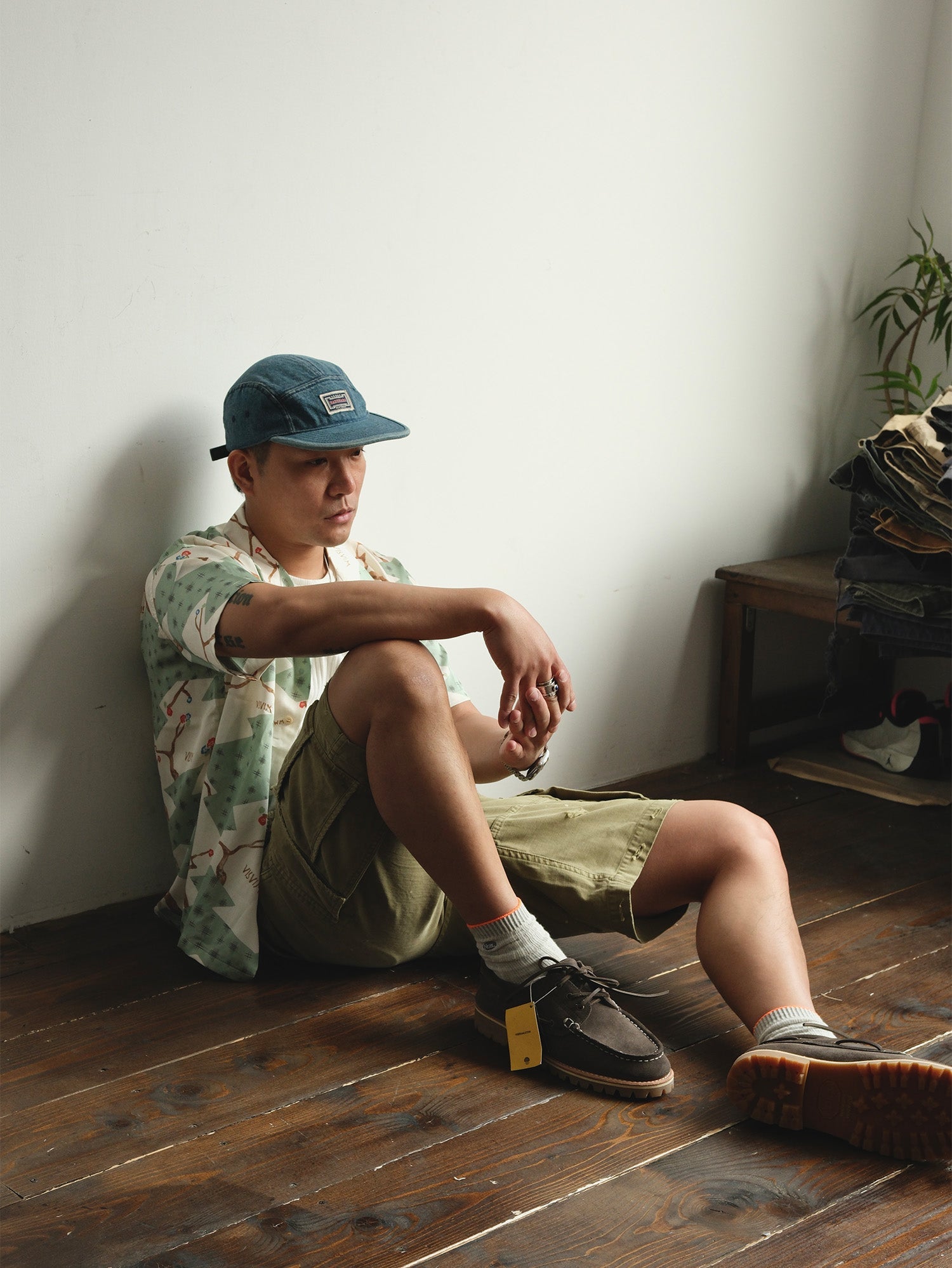 NEIGBORL Distressed Multi-Pocket Washed Cargo Shorts