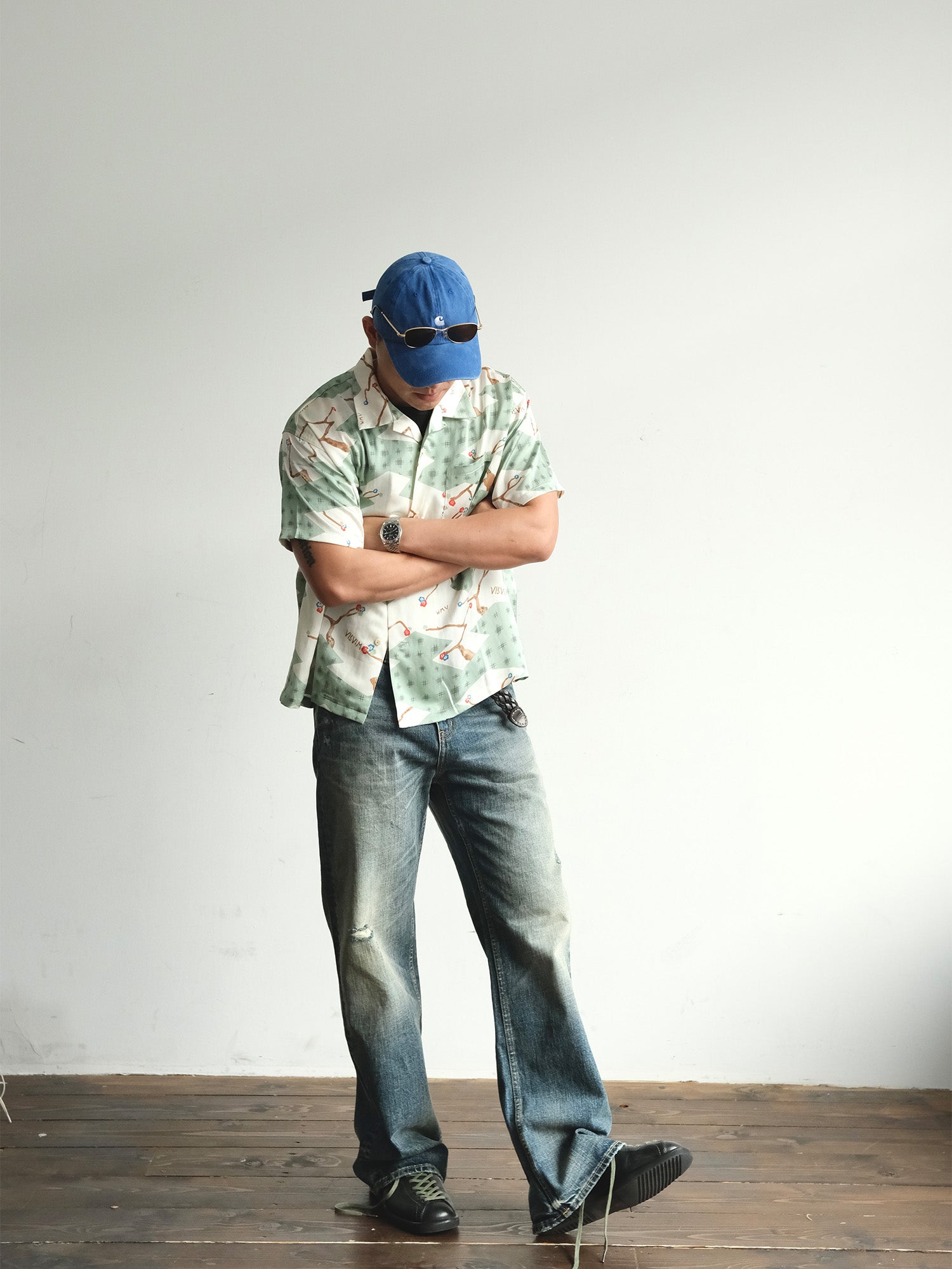 NEIGBORL Washed Distressed Flared Jeans