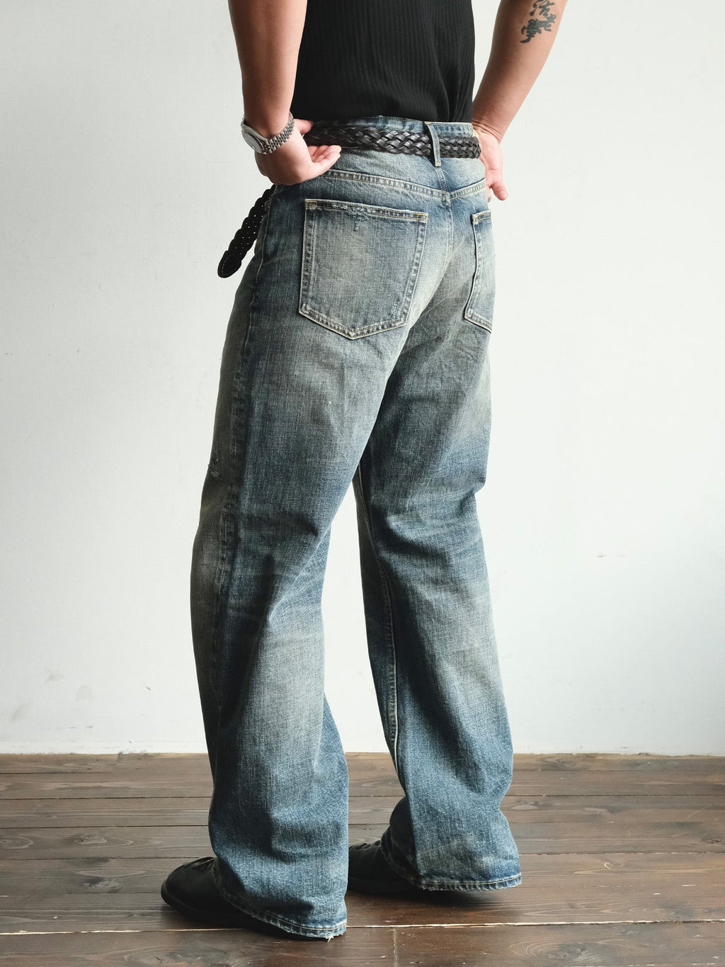 NEIGBORL Washed Distressed Flared Jeans
