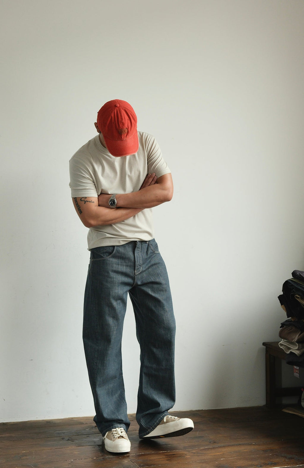 NEIGBORL Back-Buckle Washed Raw Denim Pants