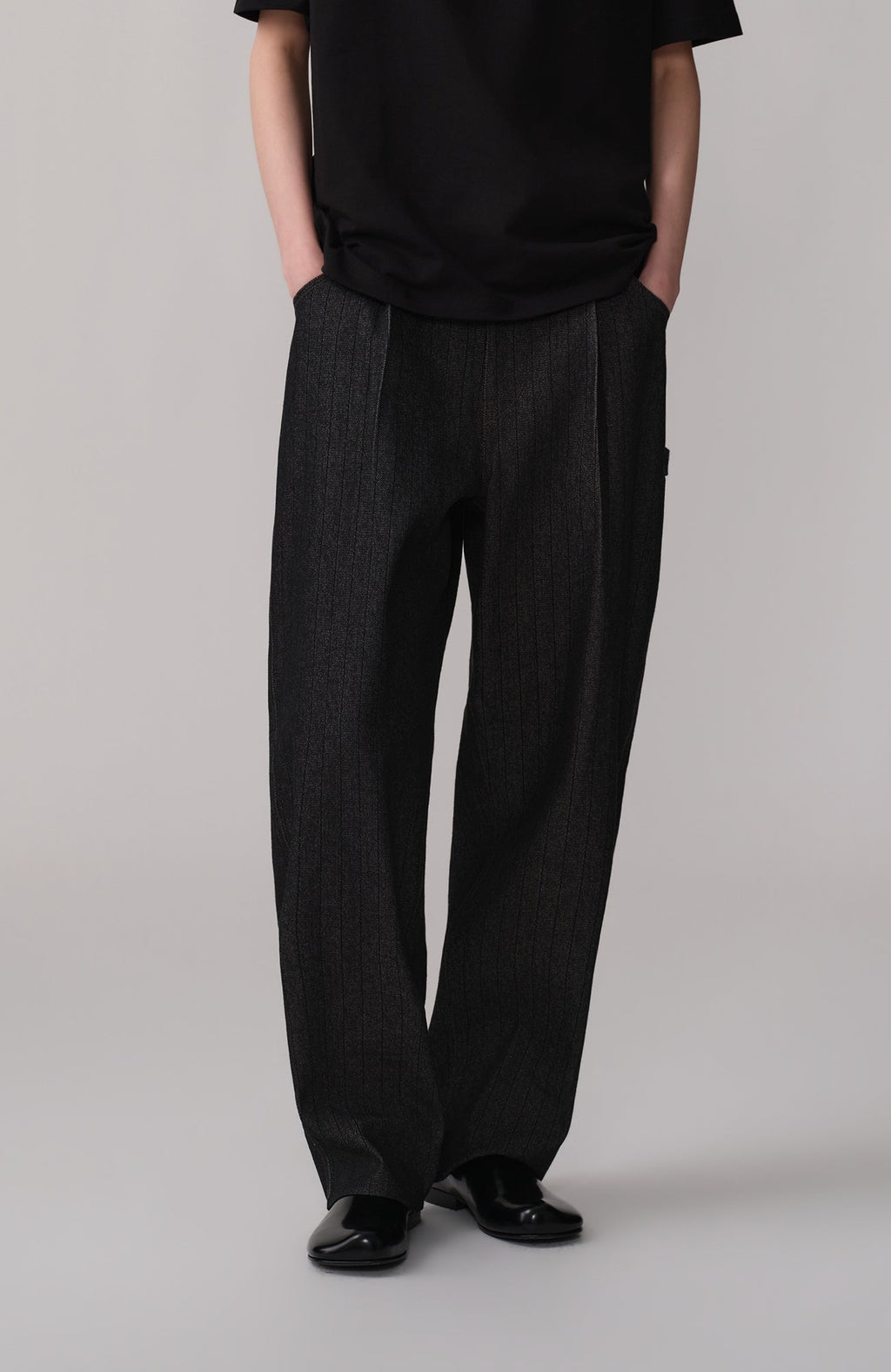 OPICLOTH Pinstripe Pleated Tapered Jeans