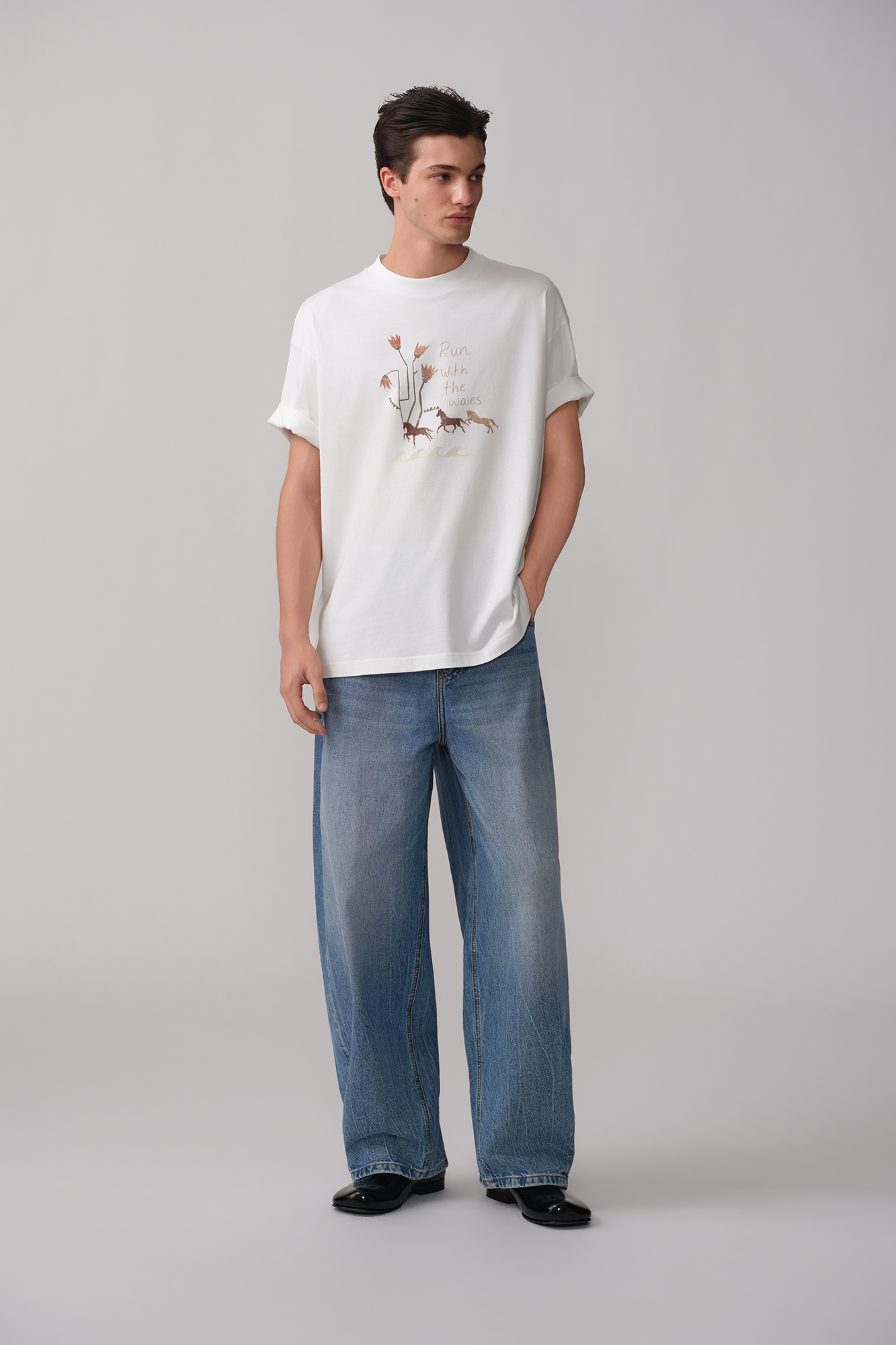 OPICLOTH Washed Whiskered Curved Jeans