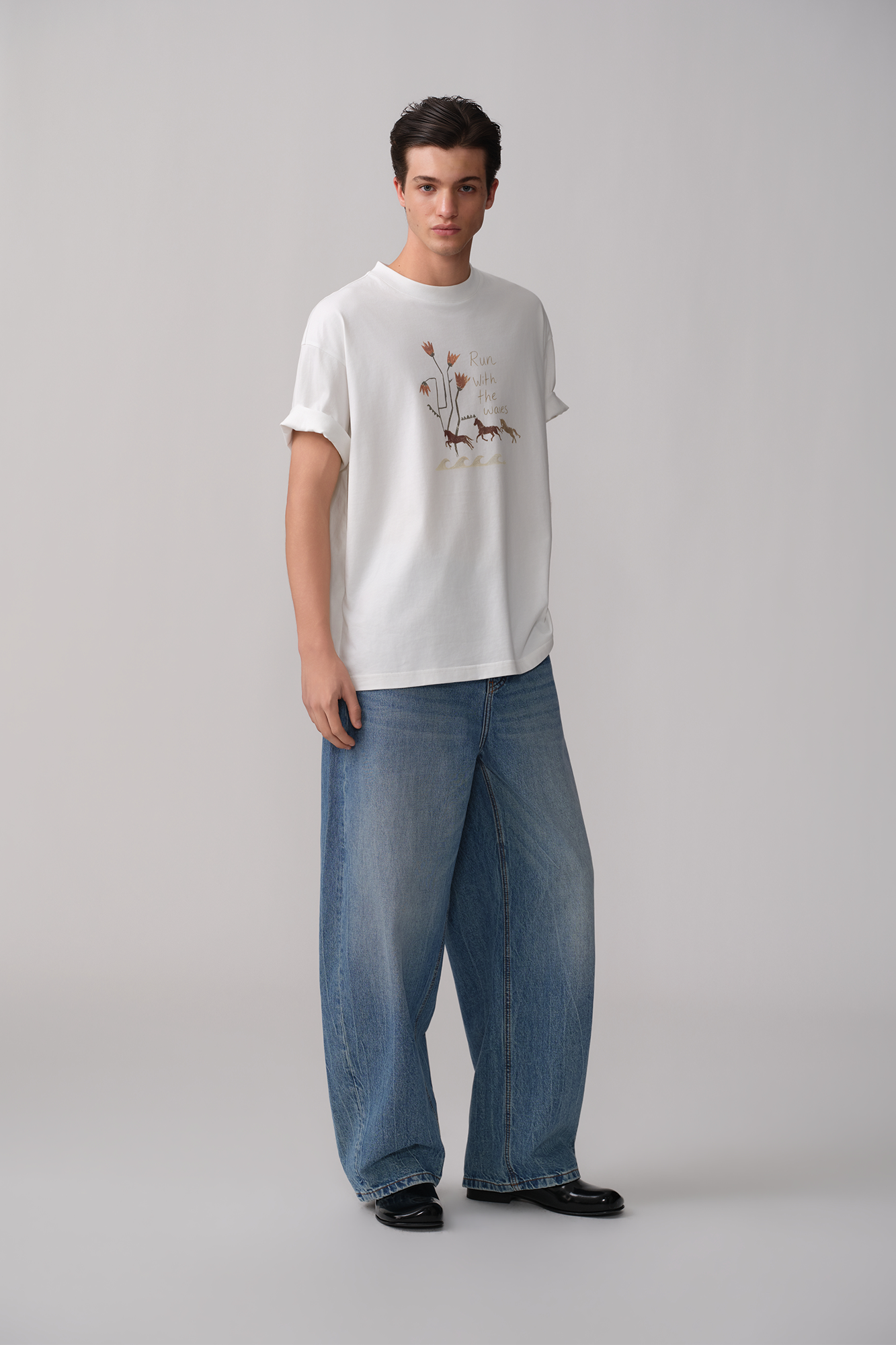 OPICLOTH Washed Whiskered Curved Jeans